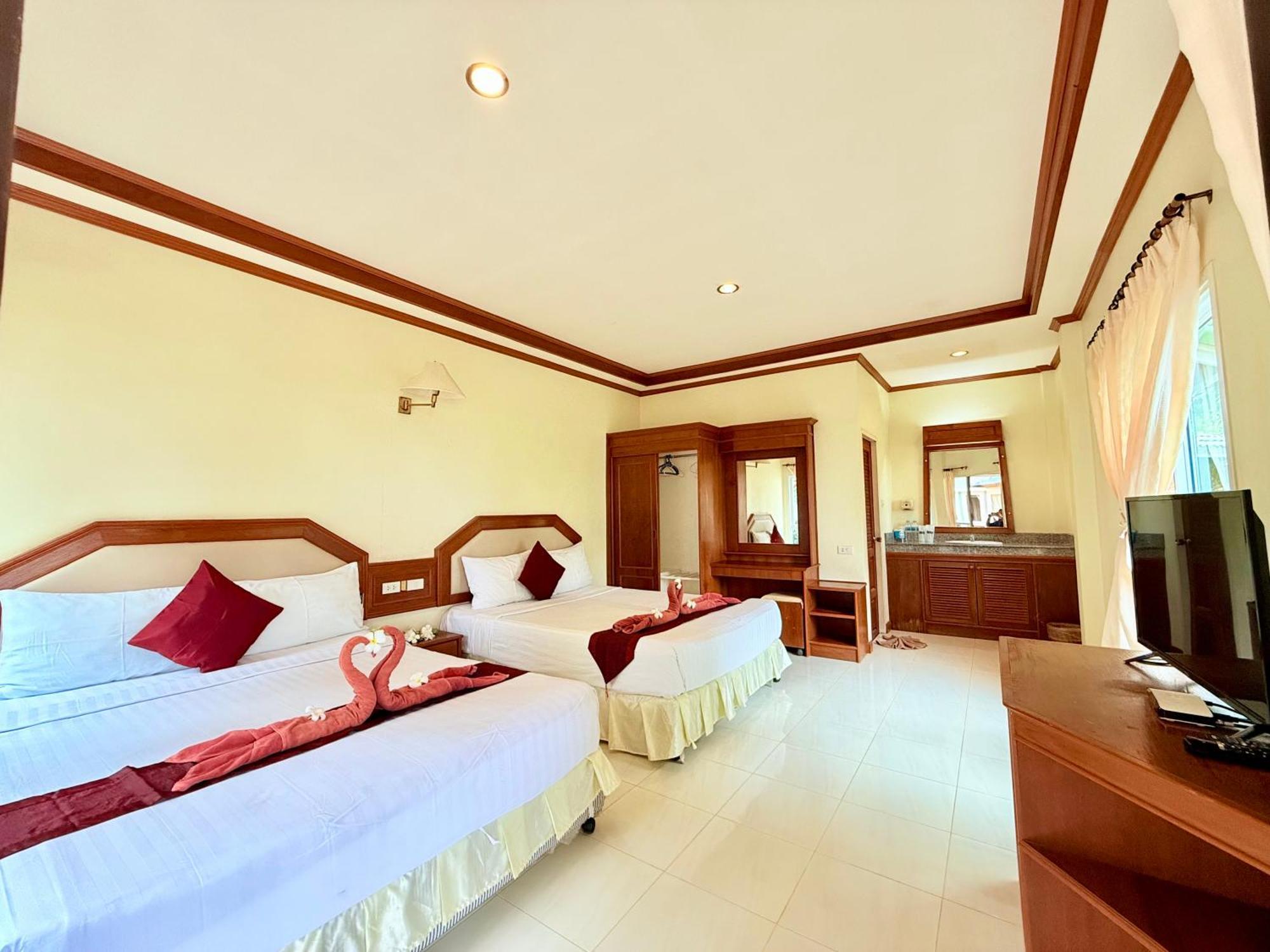 Lanta Palm Beach Resort , Beach Bungalow - Koh Lanta Exterior photo