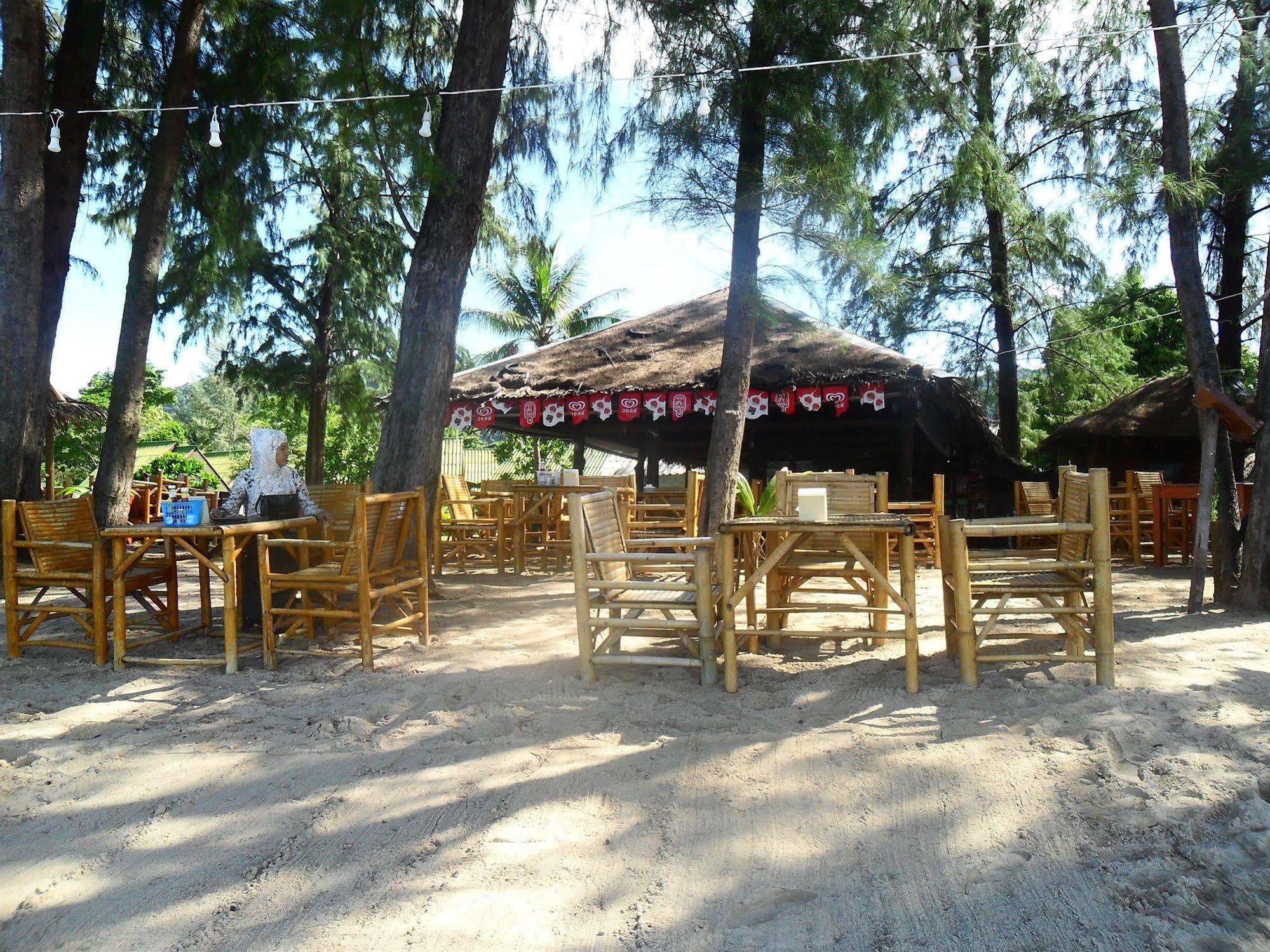 Lanta Palm Beach Resort , Beach Bungalow - Koh Lanta Exterior photo