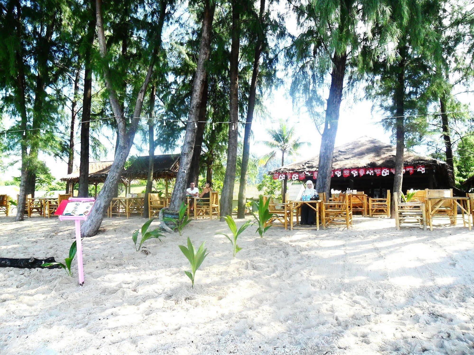 Lanta Palm Beach Resort , Beach Bungalow - Koh Lanta Exterior photo